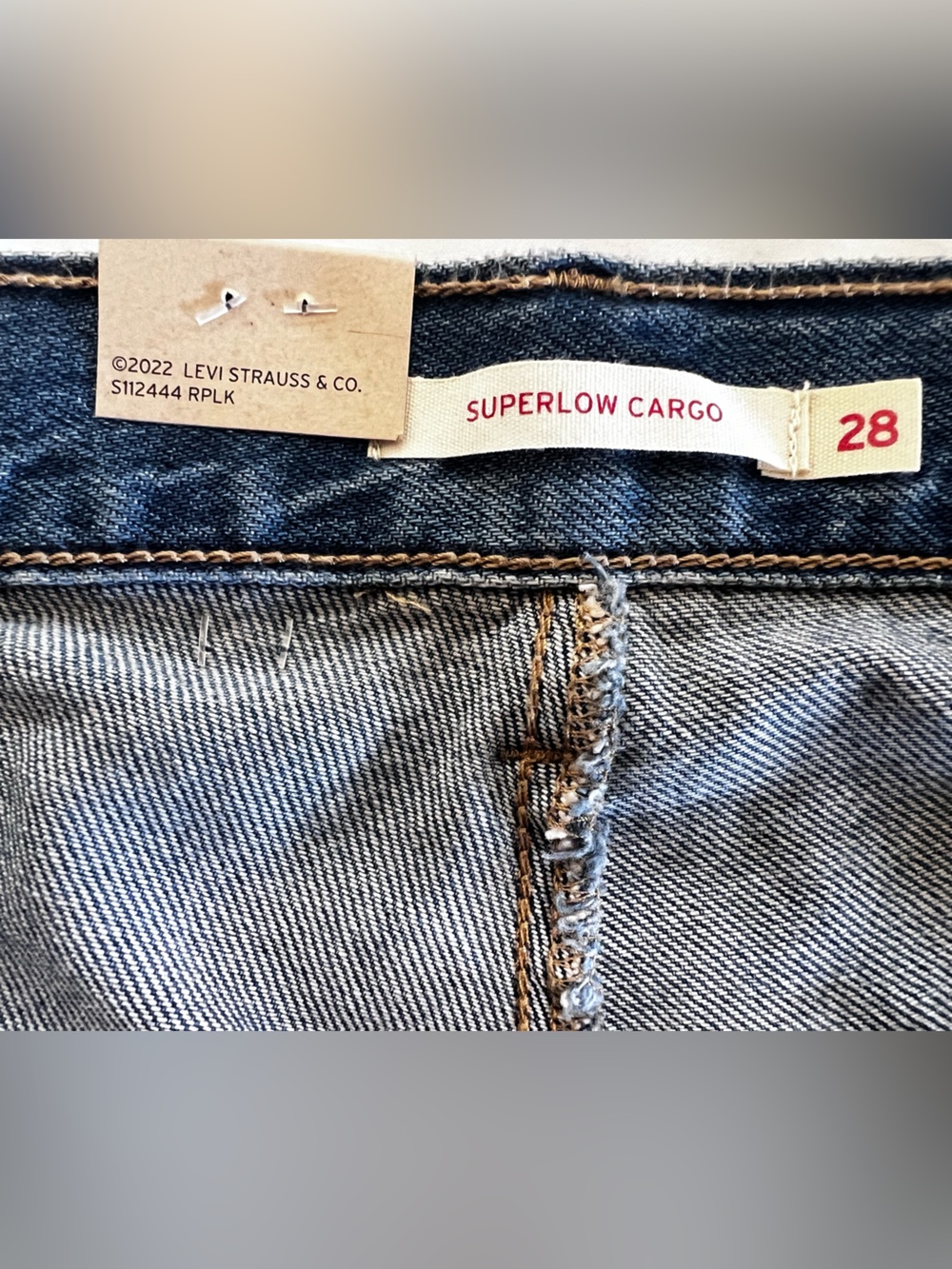 Levi’s Superlow Loose Cargo Jeans Women’s 28x32 NWT Blue Denim Low Rise Wide Leg - Picture 6 of 6